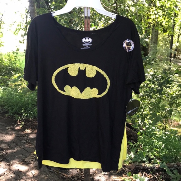 NWT Batman Beaded Logo Tee 2 Interchangeable Capes - Picture 3 of 16